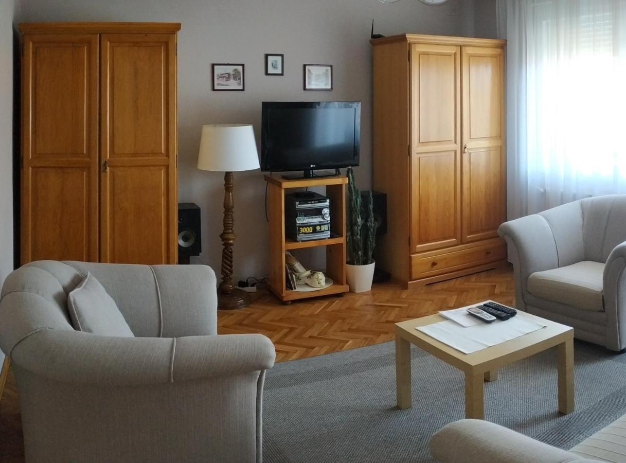 Apartman Rada Πίροτ Εξωτερικό φωτογραφία