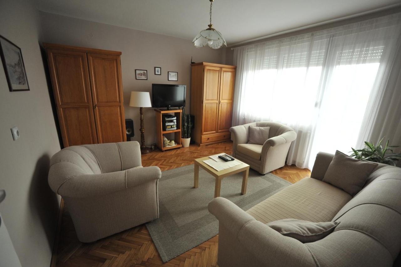 Apartman Rada Πίροτ Εξωτερικό φωτογραφία